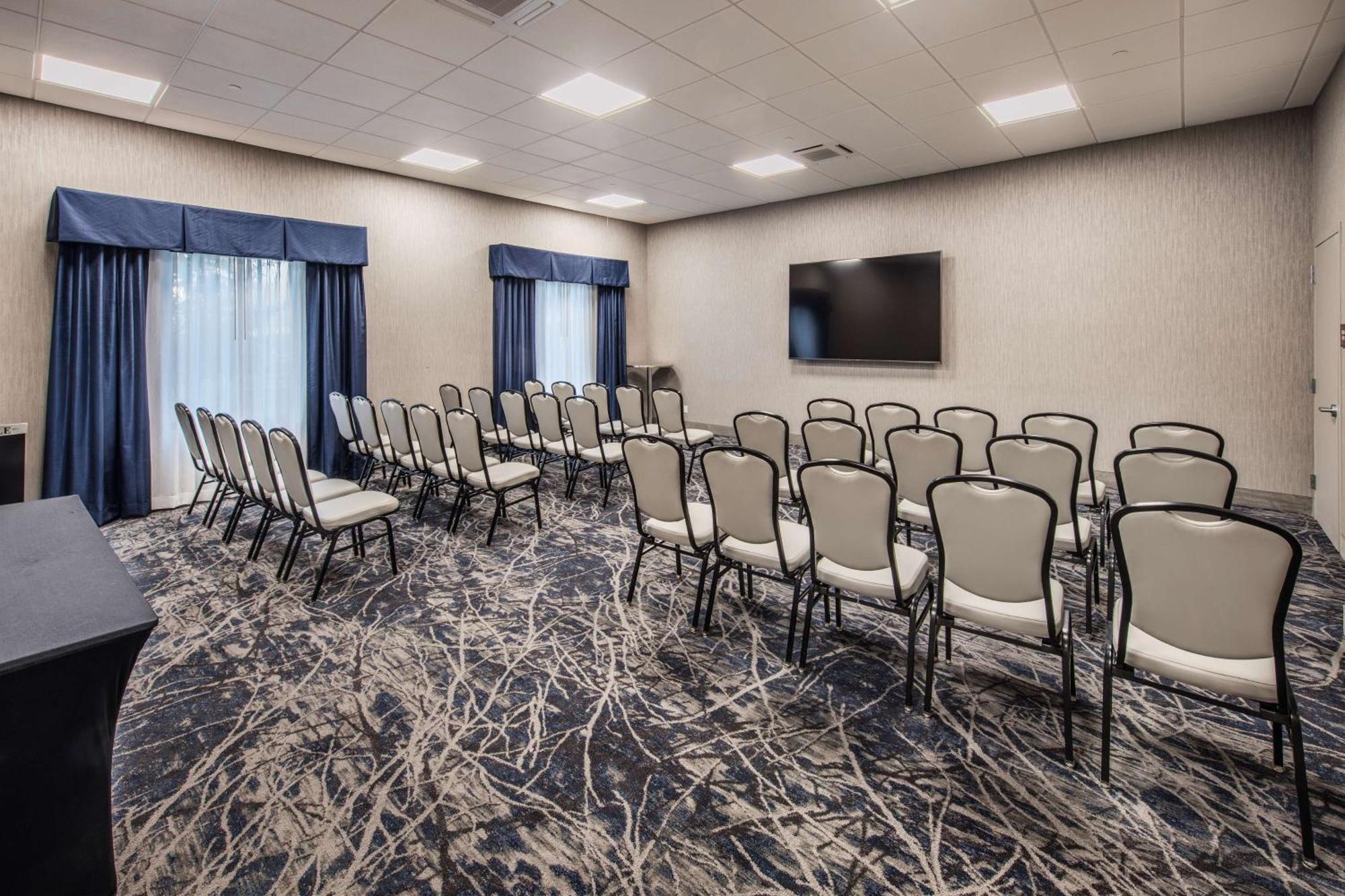Отель Doubletree By Hilton Monroe Township Cranbury Rossmoor Экстерьер фото