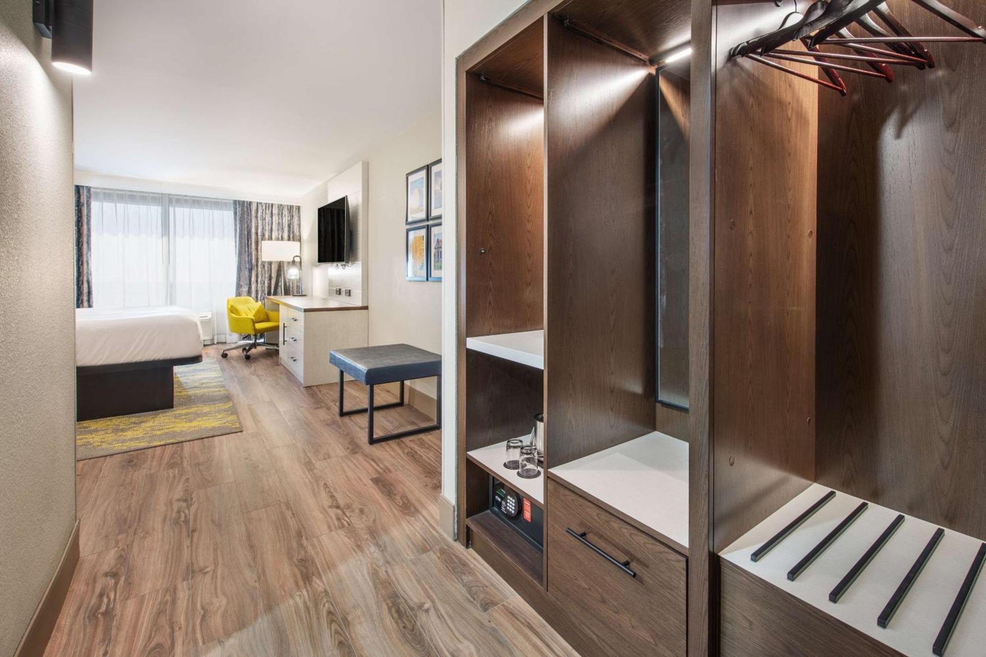Отель Doubletree By Hilton Monroe Township Cranbury Rossmoor Экстерьер фото